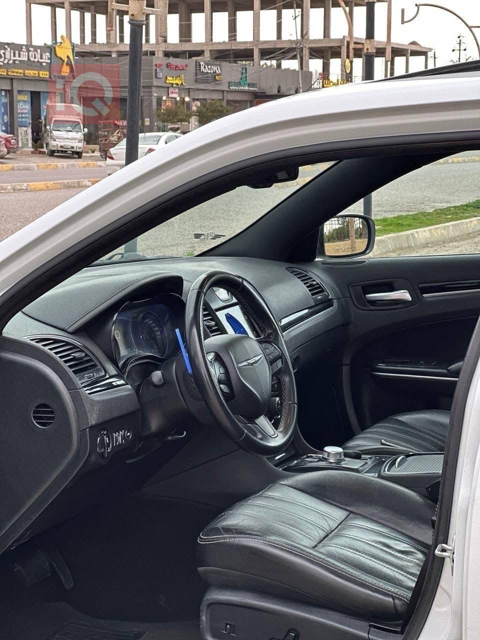 کرایسلەر 300